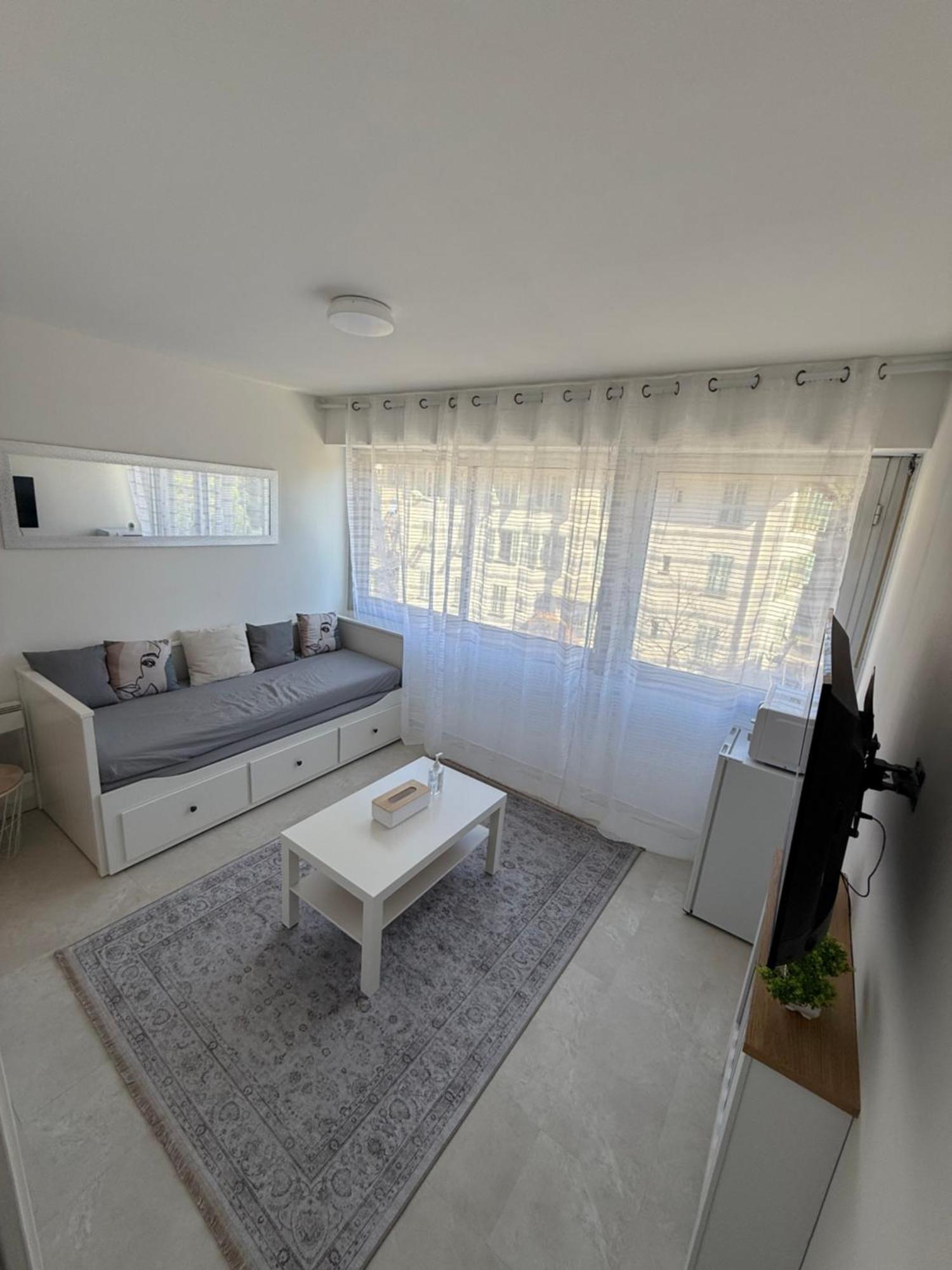 Studio Cosy Entierement Equipe Ница Екстериор снимка